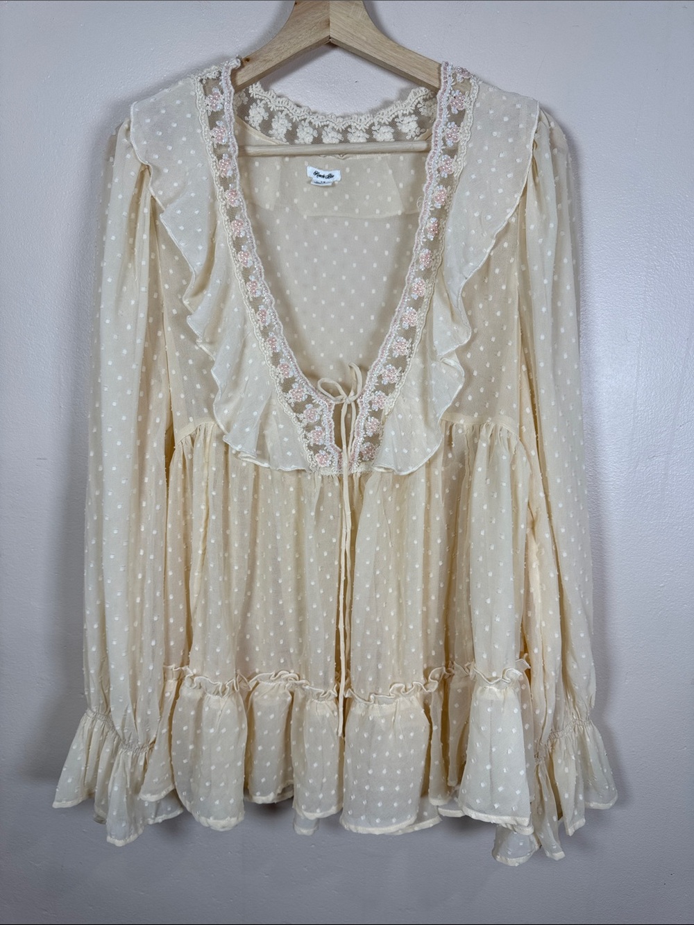 Kimchi Blue Womens Blouse Top Cream Swiss Dot Ruffle Tie-Front Tunic Sheer Boho